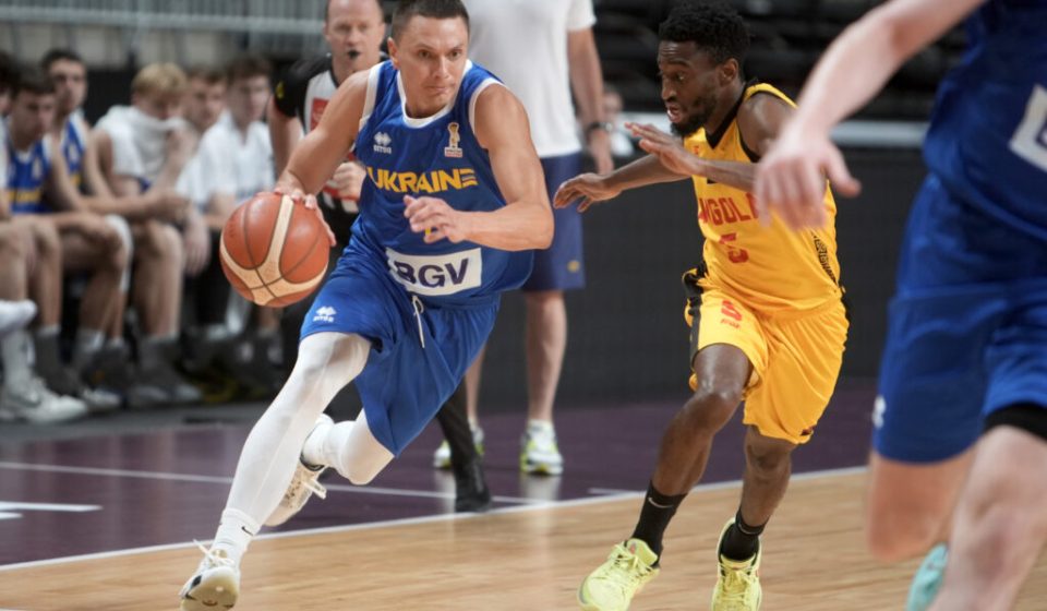 The Ukrainian national team lost to Angola in a friendly match.