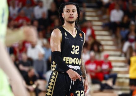 Anadolu Efes officially confirmed the signing of one of Monaco's key players, Gladyr.