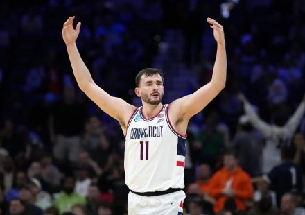 Alex Karaban: son of a Ukrainian woman who became a UConn legend and made it to the NBA