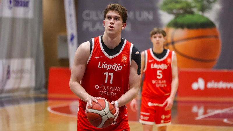 Two Ukrainian basketball players will continue their careers in the LEBL.