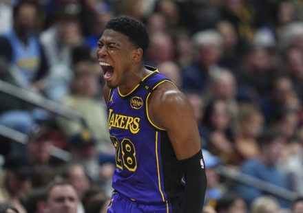 The Clippers lured a key Lakers player with a $28 million contract.