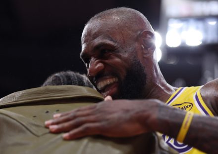 LeBron James sets tough conditions for signing with Golden State.