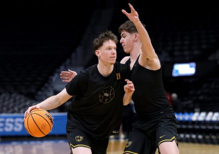 Maksym Shulha made his debut for Golden State and took part in one of the best moments of the game.