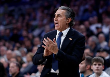 Barcelona is considering the option of appointing the former Real Madrid coach.