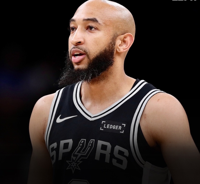 San Antonio signs veteran sharpshooter to a minimum contract