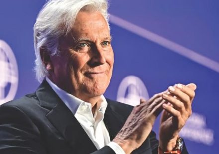 The new owner of the Lakers announced the team's main goal after LeBron James' departure.
