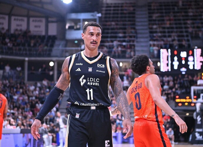ASVEL, after losing its star basketball players, retained the player who dedicated over 10 years to the club.