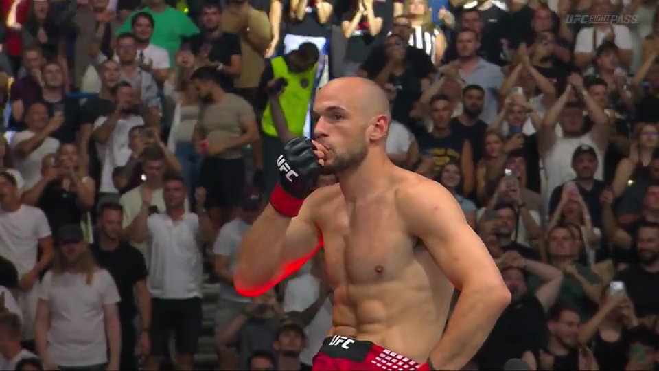 UFC Fight Night 283 screenshot