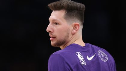 The Knicks signed two well-known NBA free agents and immediately waived six players.