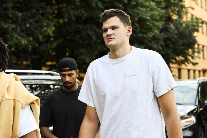 NBA top center forces team to trade him to the Lakers with an ultimatum