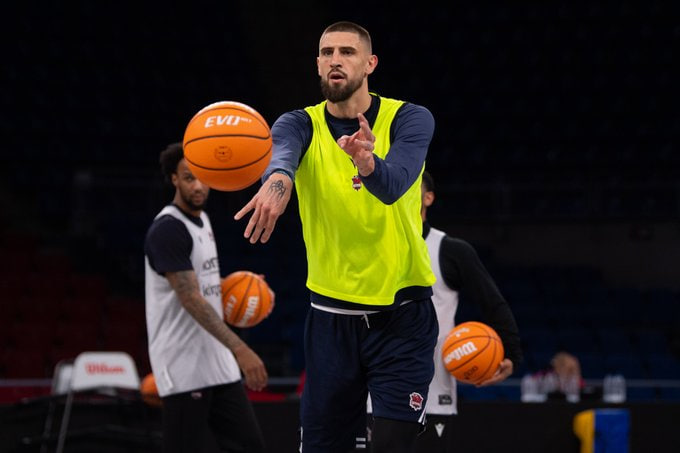 Alex Len will not play for Baskonia in the Spanish Supercup.