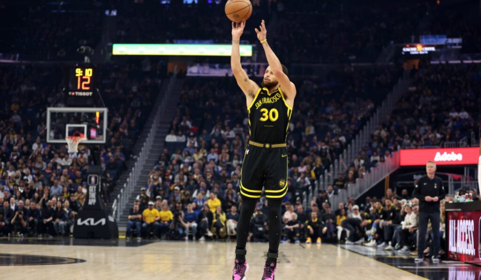 Stephen Curry and the Golden State Warriors have agreed on a new contract